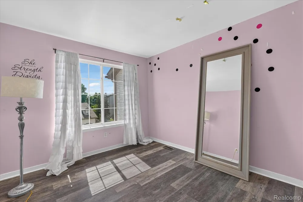 217 Oak Ridge Drive Pontiac City, MI 48341