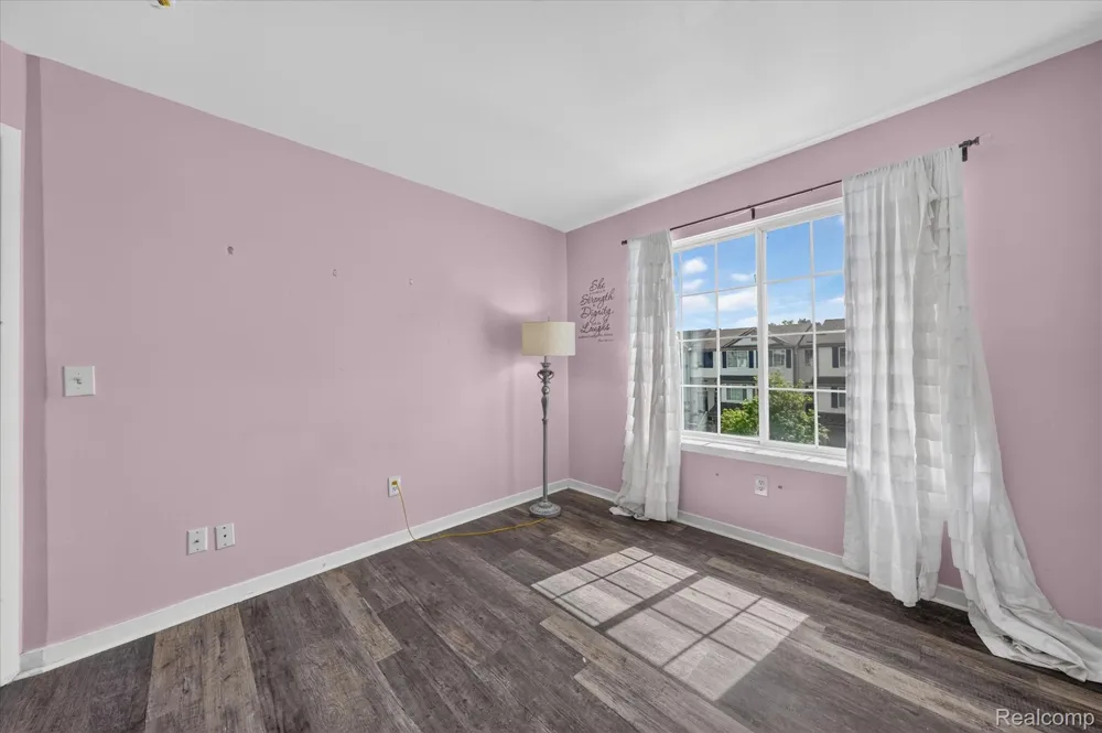 217 Oak Ridge Drive Pontiac City, MI 48341