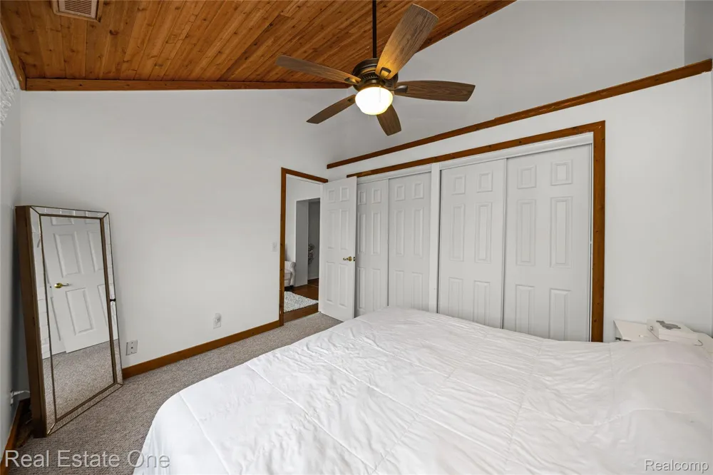 4262 Flynn Highland Charter Township, MI 48356