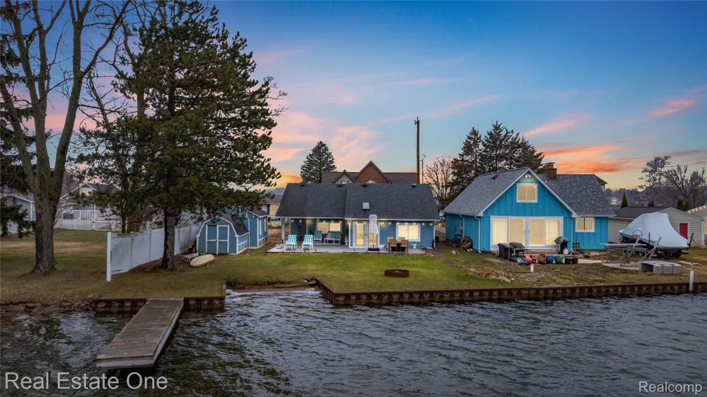 4262 Flynn Highland Charter Township, MI 48356