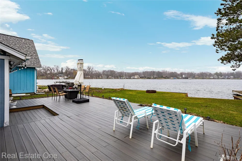 4262 Flynn Highland Charter Township, MI 48356