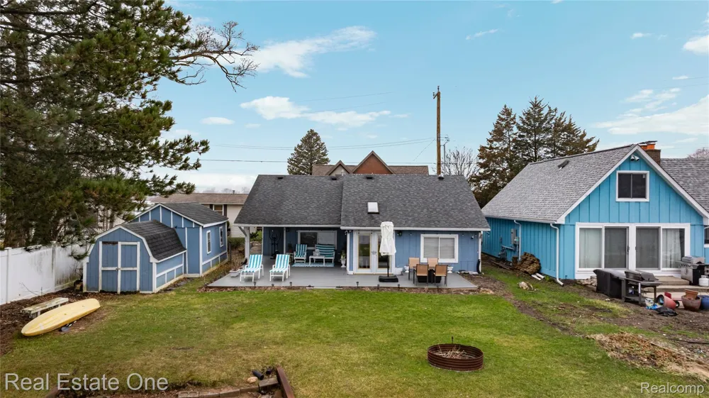 4262 Flynn Highland Charter Township, MI 48356