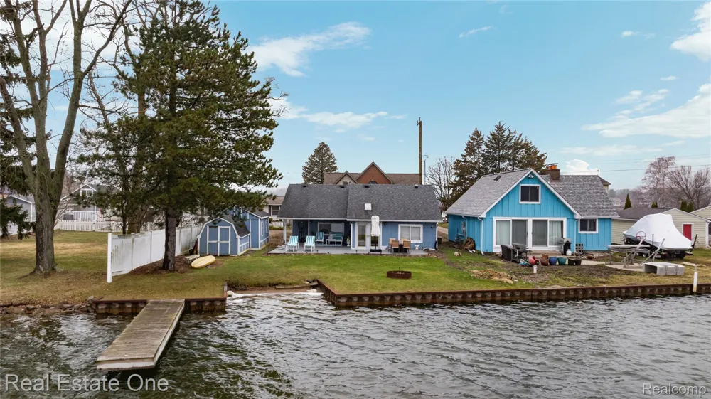 4262 Flynn Highland Charter Township, MI 48356