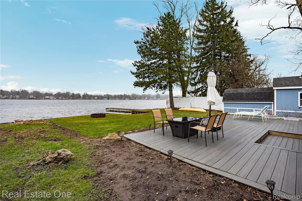 4262 Flynn Highland Charter Township, MI 48356