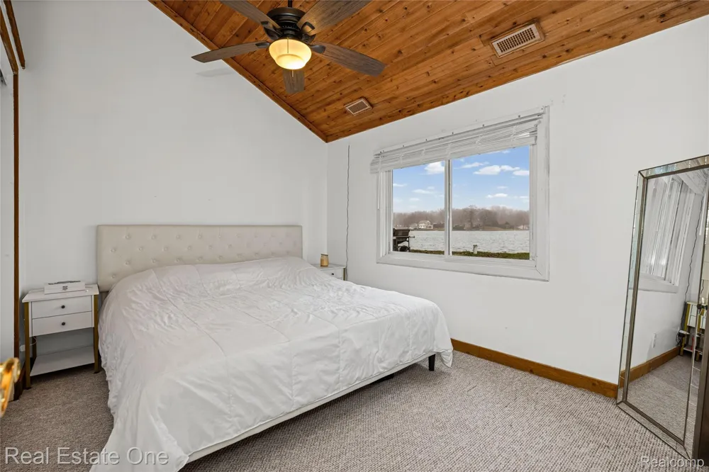 4262 Flynn Highland Charter Township, MI 48356
