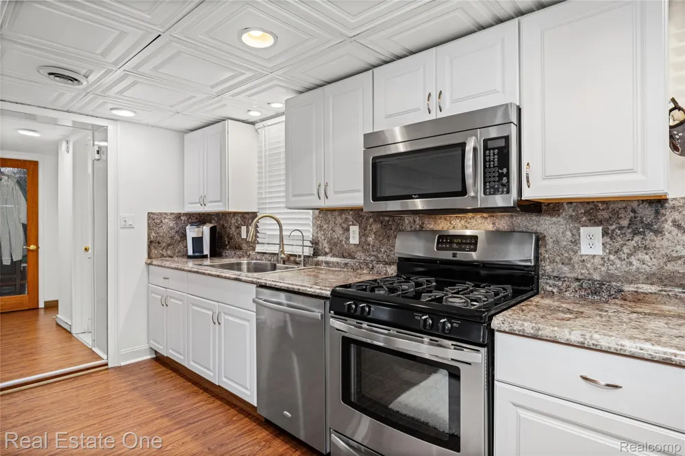4262 Flynn Highland Charter Township, MI 48356