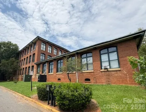 201 S Hoskins Road #318