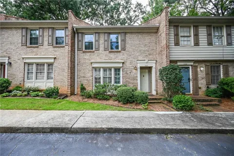 3427 Ashwood Lane