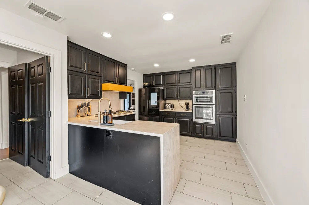 2403 Carroll Avenue Southlake, TX 76092