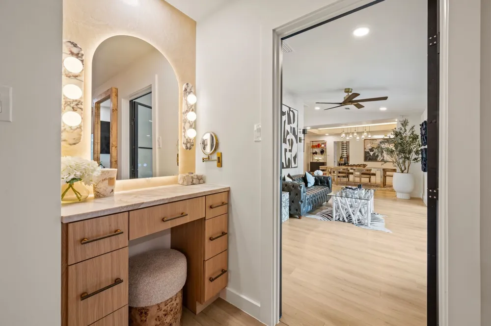 2403 Carroll Avenue Southlake, TX 76092