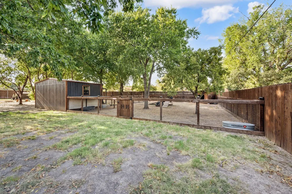 2403 Carroll Avenue Southlake, TX 76092