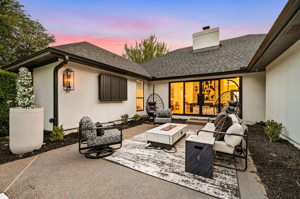 2403 Carroll Avenue Southlake, TX 76092