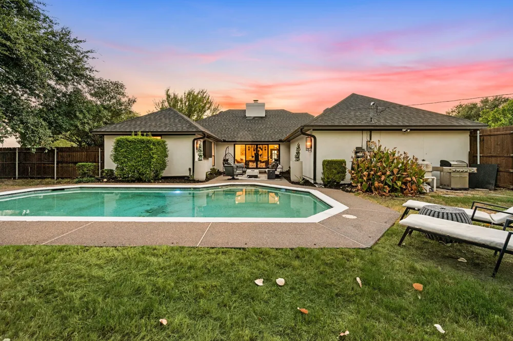 2403 Carroll Avenue Southlake, TX 76092