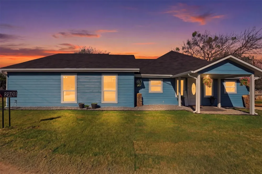 2808 Sky Harbour Drive Granbury, TX 76049