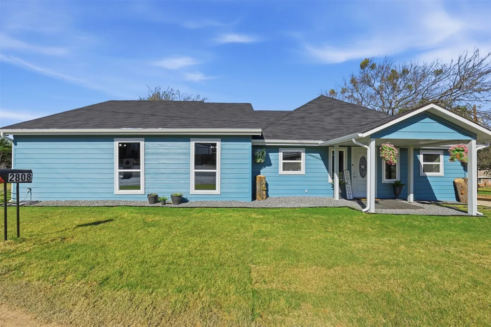 2808 Sky Harbour Drive Granbury, TX 76049