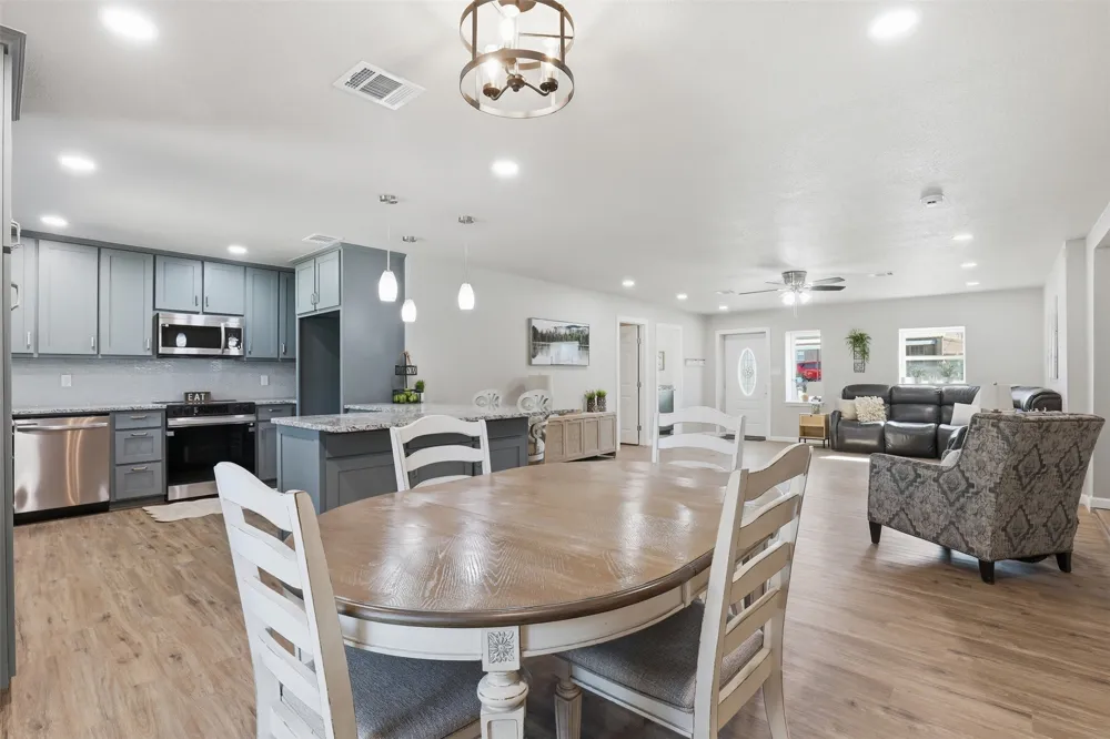 2808 Sky Harbour Drive Granbury, TX 76049
