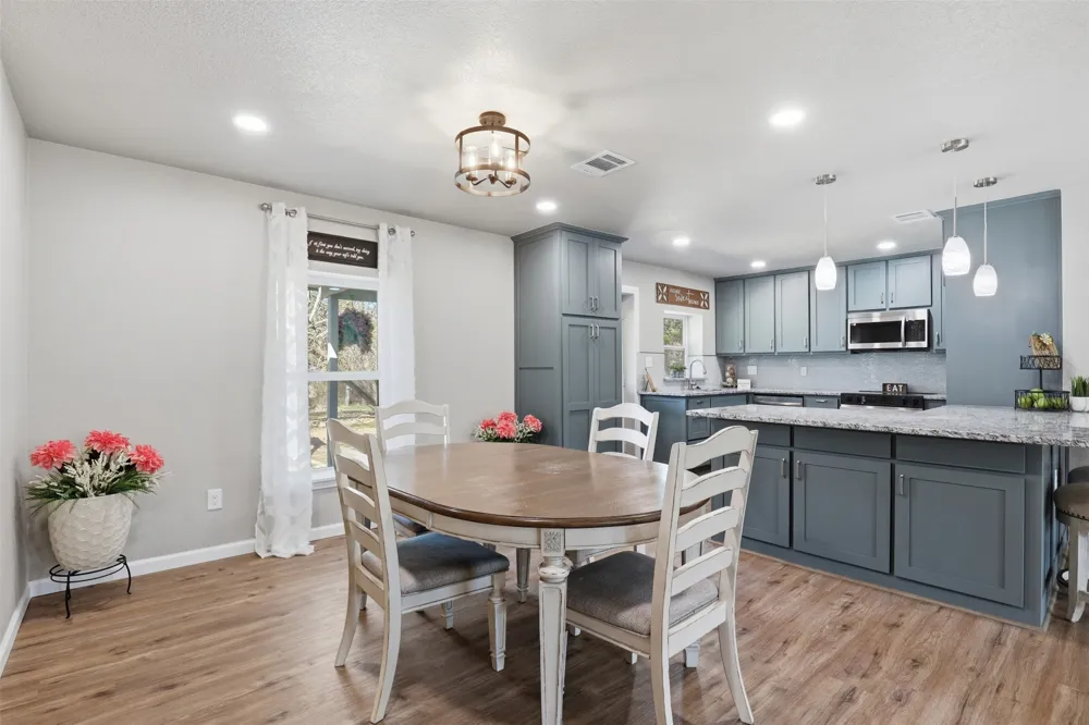 2808 Sky Harbour Drive Granbury, TX 76049