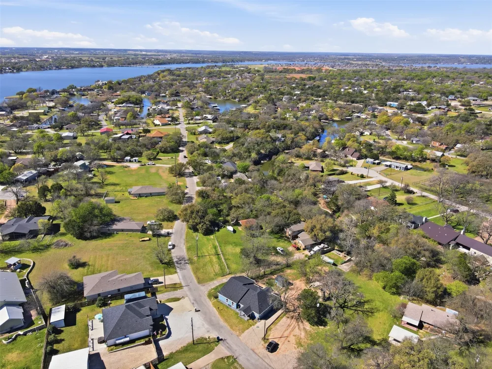 2808 Sky Harbour Drive Granbury, TX 76049