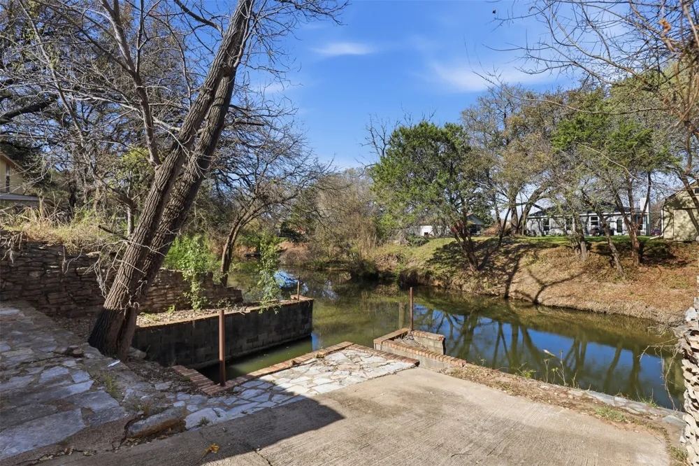 2808 Sky Harbour Drive Granbury, TX 76049