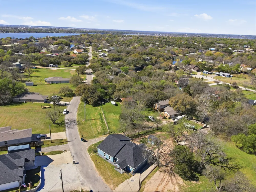 2808 Sky Harbour Drive Granbury, TX 76049