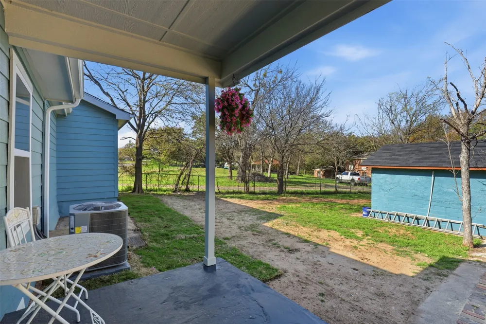 2808 Sky Harbour Drive Granbury, TX 76049