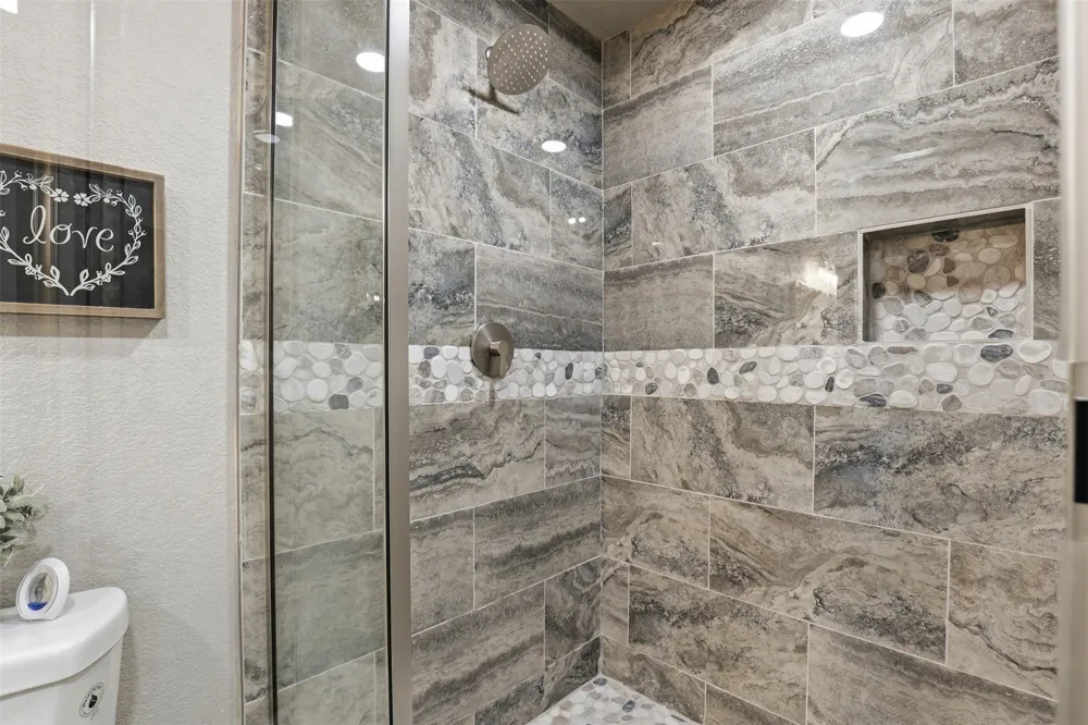 2808 Sky Harbour Drive Granbury, TX 76049