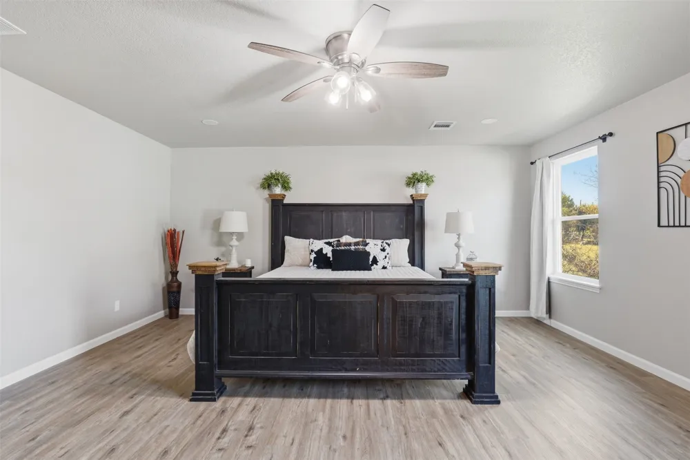 2808 Sky Harbour Drive Granbury, TX 76049