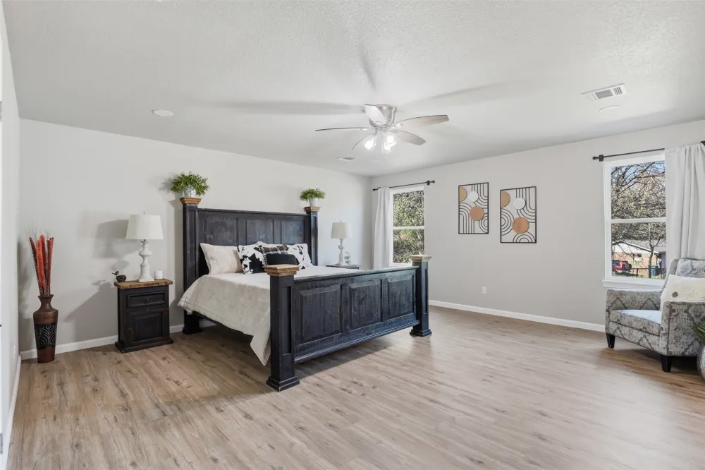 2808 Sky Harbour Drive Granbury, TX 76049