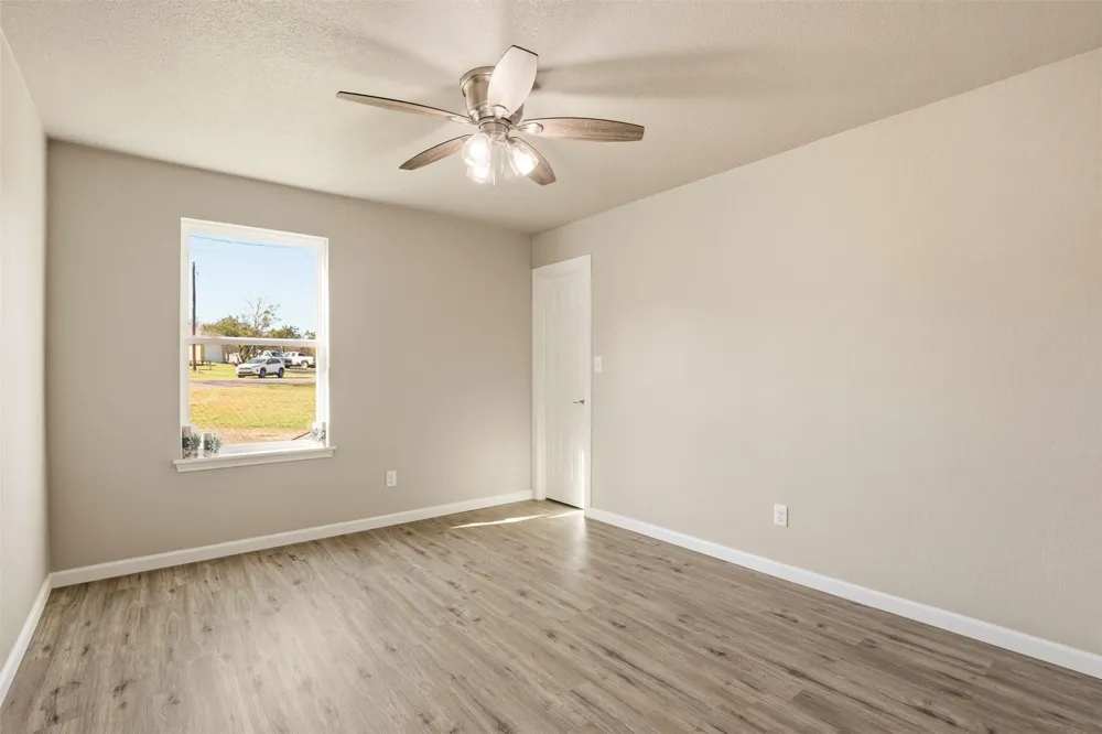 2808 Sky Harbour Drive Granbury, TX 76049