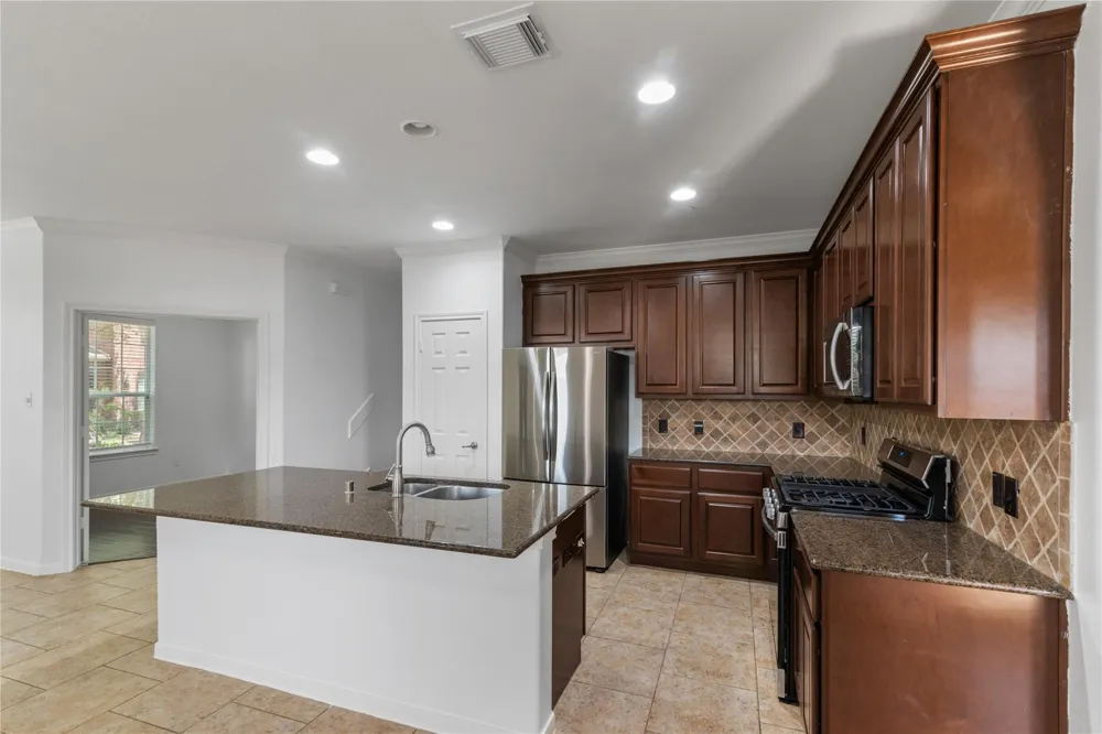 31 Umbria Lane The Woodlands, TX 77382