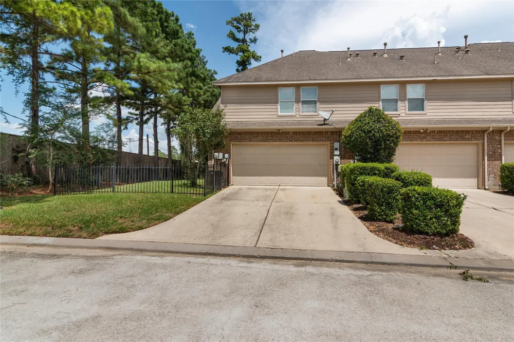 31 Umbria Lane The Woodlands, TX 77382