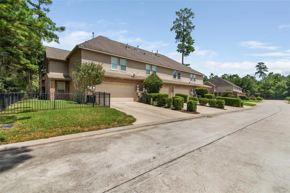 31 Umbria Lane The Woodlands, TX 77382
