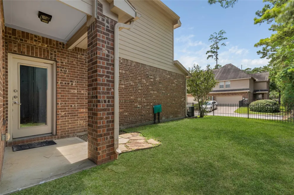31 Umbria Lane The Woodlands, TX 77382