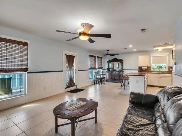 16631 Mansvelt Road Jamaica Beach, TX 77554