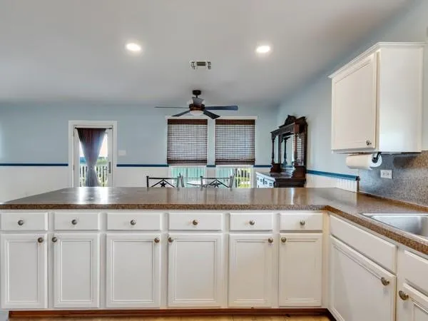 16631 Mansvelt Road Jamaica Beach, TX 77554