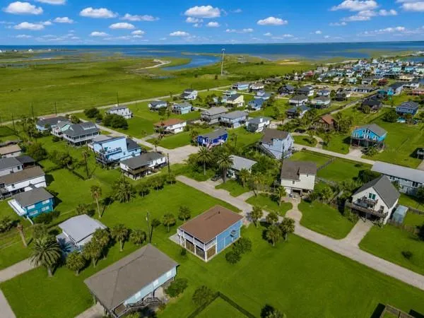 16631 Mansvelt Road Jamaica Beach, TX 77554