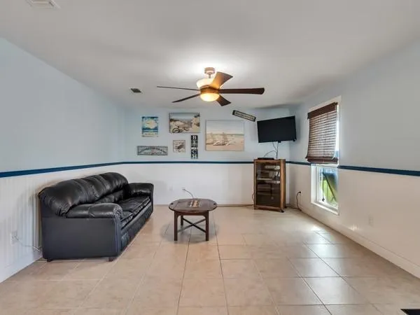 16631 Mansvelt Road Jamaica Beach, TX 77554