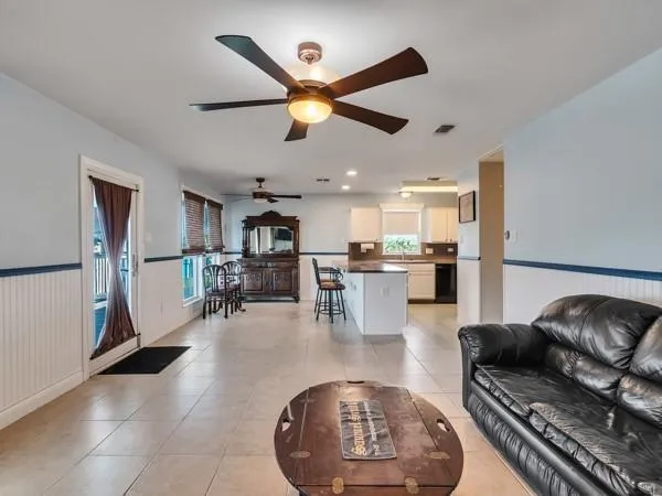 16631 Mansvelt Road Jamaica Beach, TX 77554