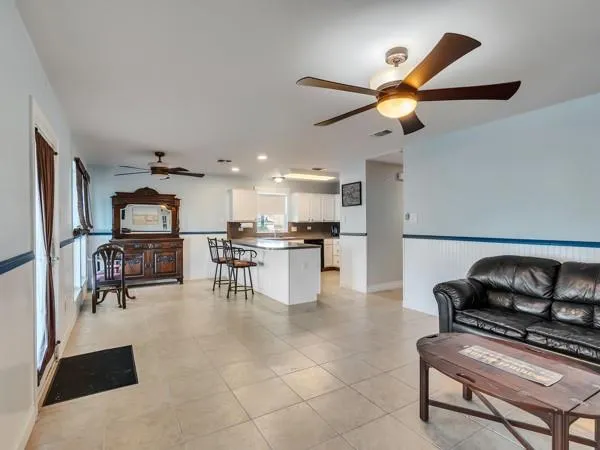16631 Mansvelt Road Jamaica Beach, TX 77554