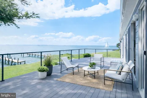 414 BAY DRIVE
