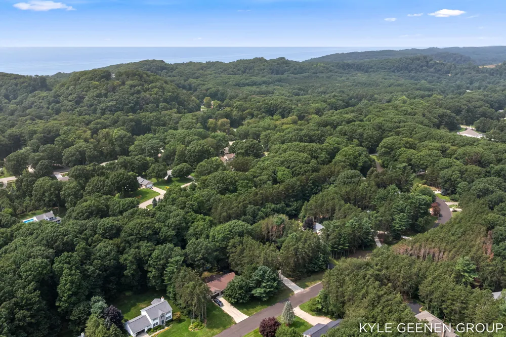 13469 Redbird Lane Grand Haven, MI 49417