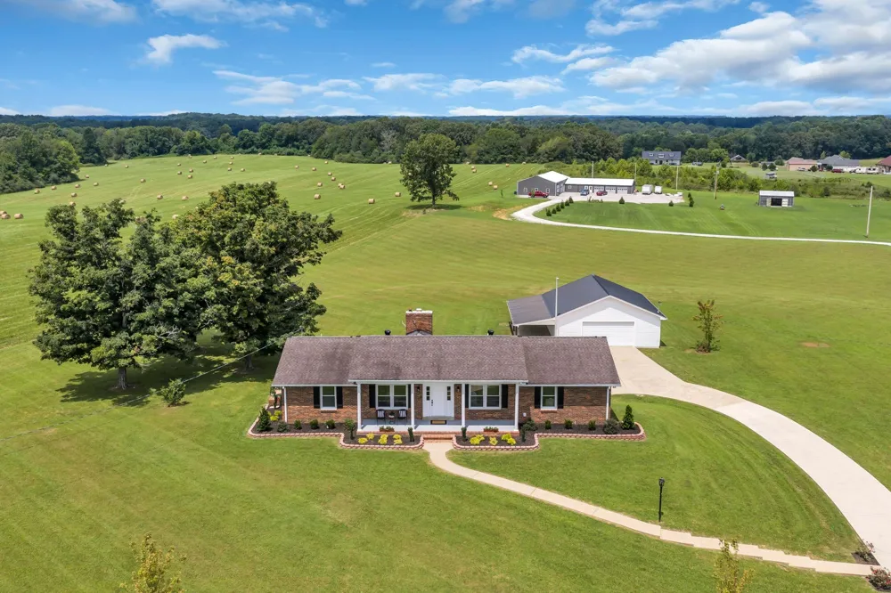 2151 Abiff Rd Burns, TN 37029