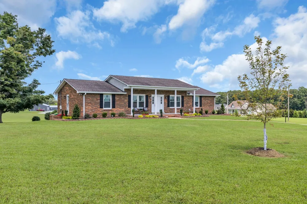 2151 Abiff Rd Burns, TN 37029