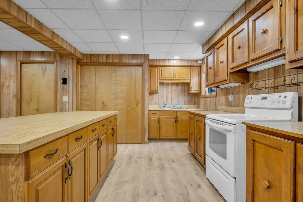2151 Abiff Rd Burns, TN 37029