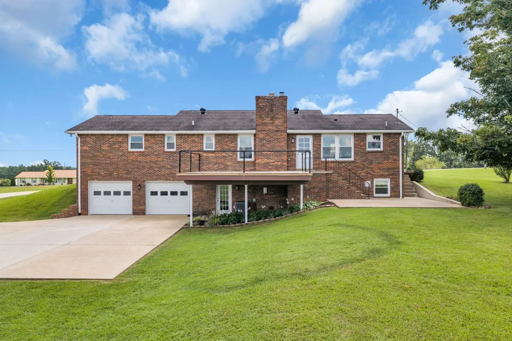 2151 Abiff Rd Burns, TN 37029