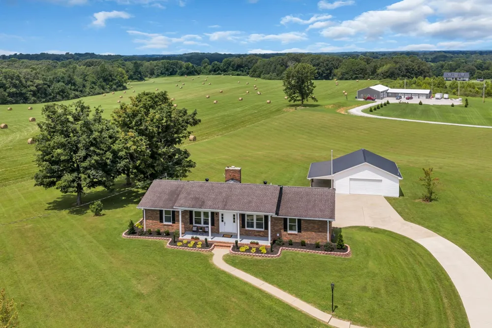 2151 Abiff Rd Burns, TN 37029