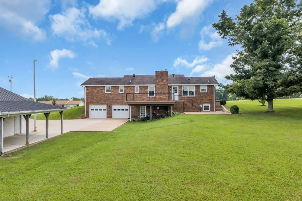 2151 Abiff Rd Burns, TN 37029