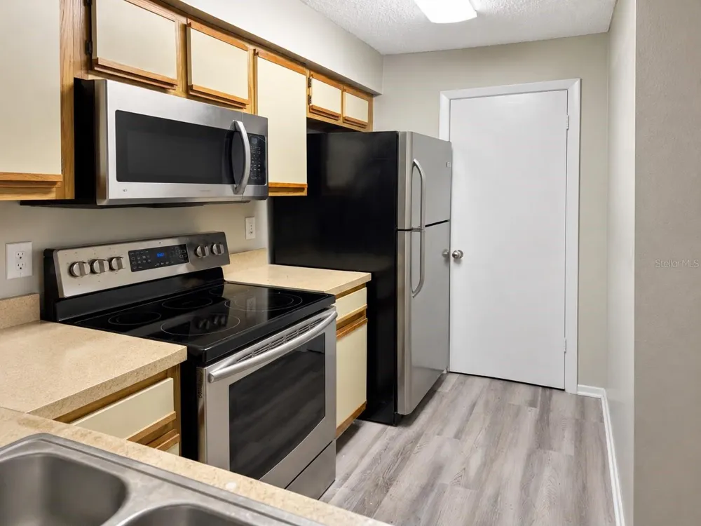 224 AFTON SQUARE #201 Altamonte Springs, FL 32714
