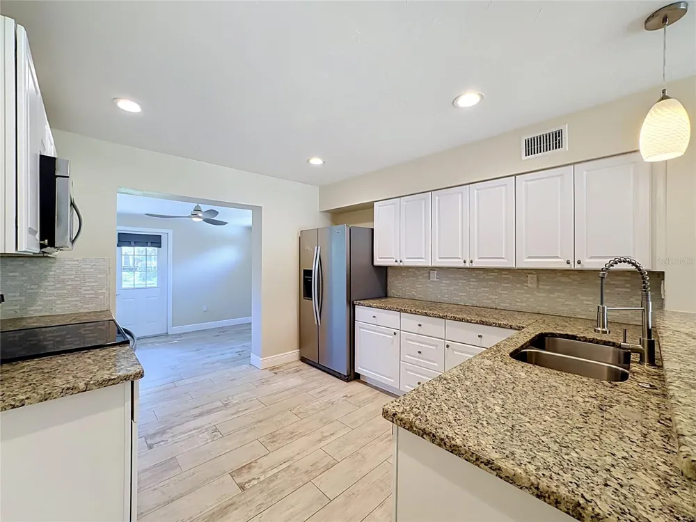 2212 VINSON AVENUE Sarasota, FL 34232