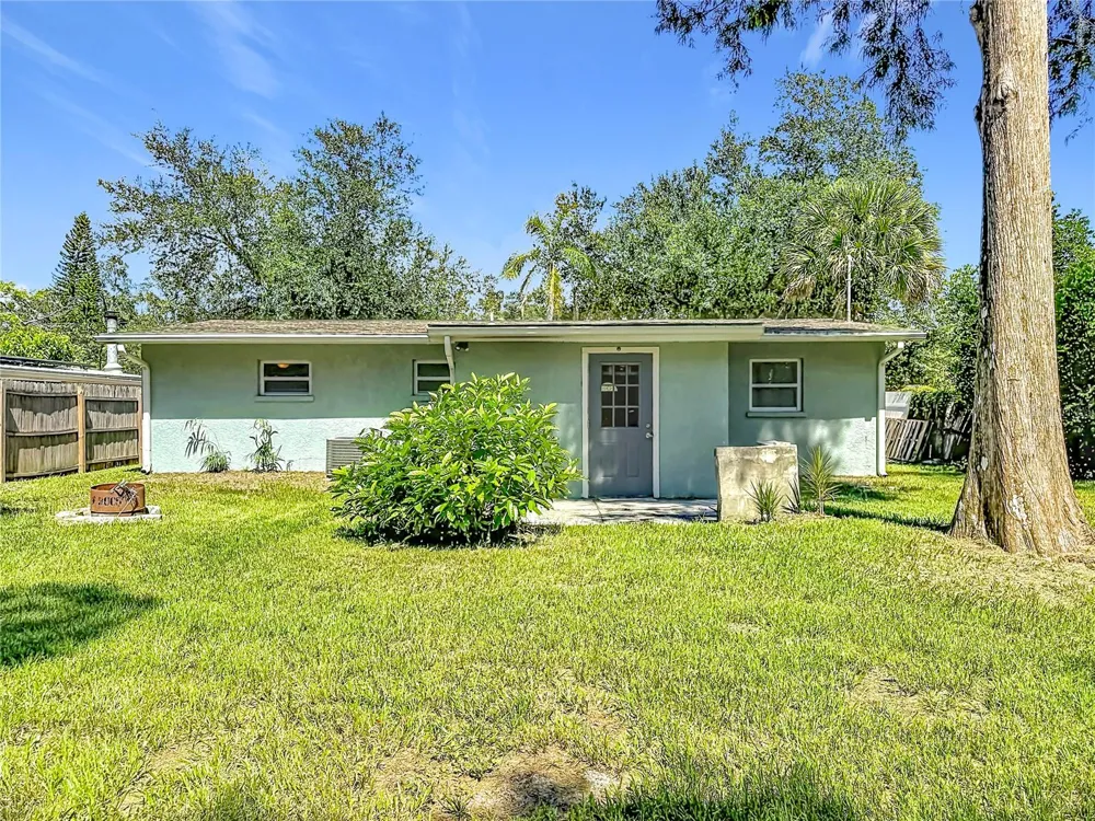2212 VINSON AVENUE Sarasota, FL 34232